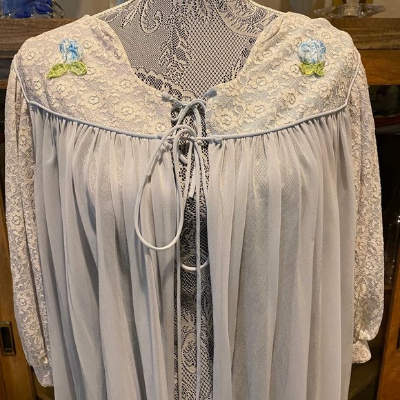 Amazingly Vintage GMC Robe RARE find size large - Picture 2 of 7